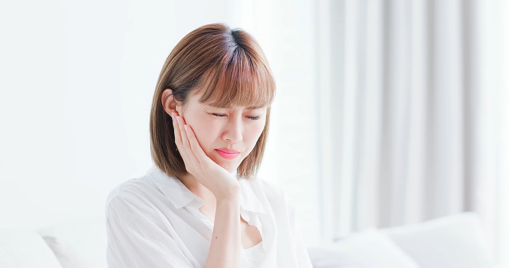 스케일링만으로 부족할 때, 치주염 단계별 치료 총정리 썸네일